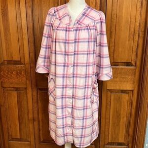 GS Soft Fleece (Polyester) Pink/Purple/White Plaid Full Snap Closure Small